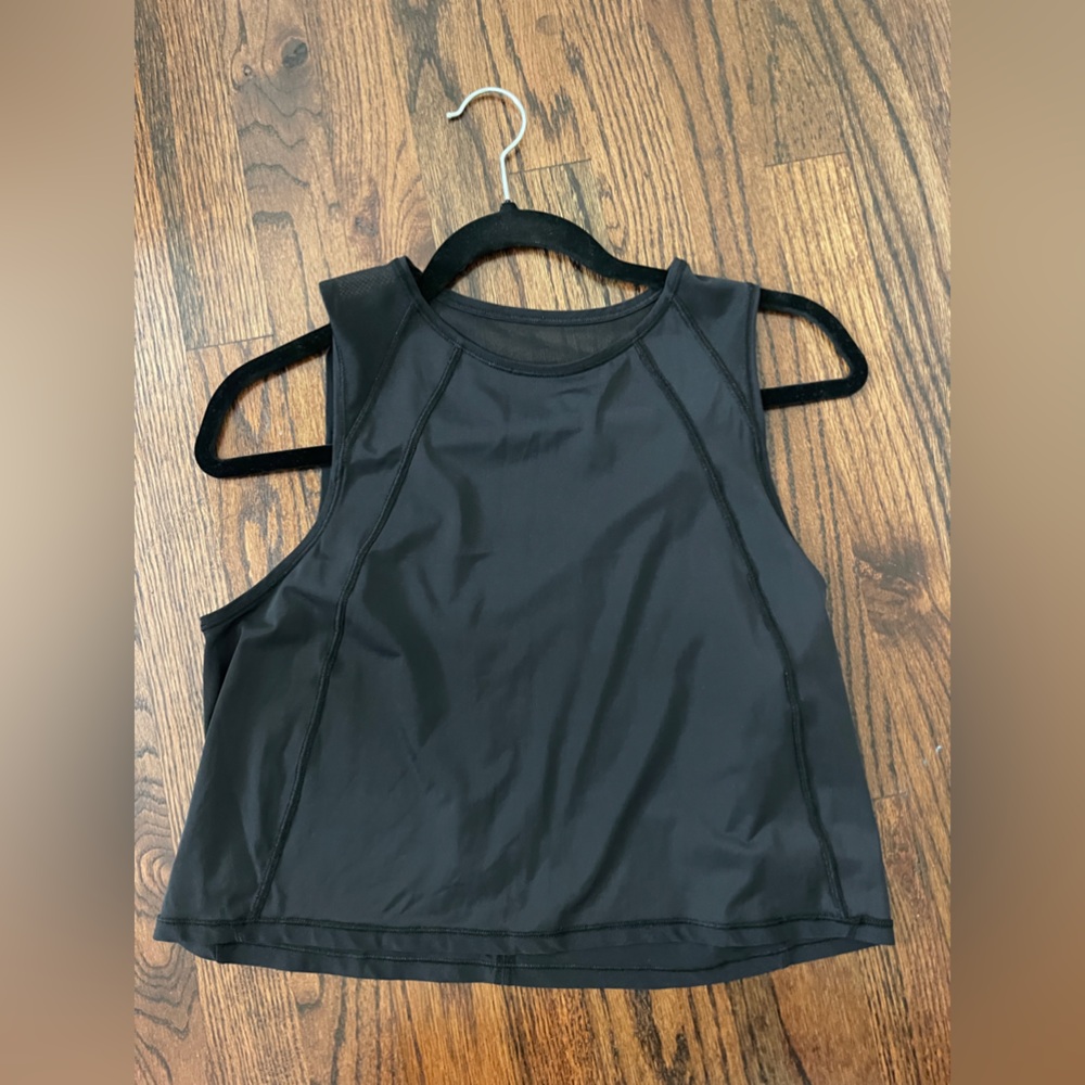 Lululemon sculpt muscle crop tank